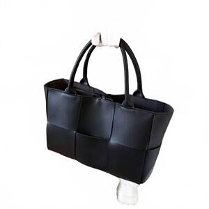 NEW UNISHE women's versatile woven large-capacity niche shoulder bag in black